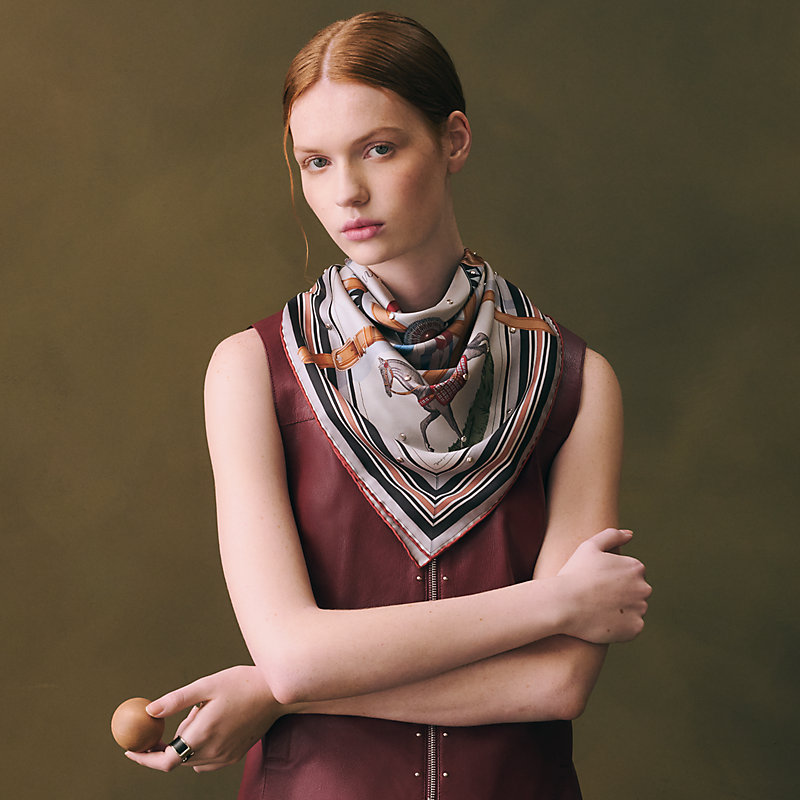 ⑦Hermès Effondées d'un jour スカーフ Couvertures et Tenues de Jour Exceptional scarf 90 | Hermès USA